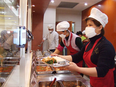 西南大型蜜桃视频黄色网設備生產廠教你如何設計備餐間