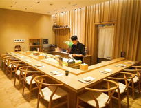 重慶餐飲蜜桃视频黄色网設備公司教教你明檔蜜桃视频黄色网該如何展示和擺放產品才能更好的吸引顧客